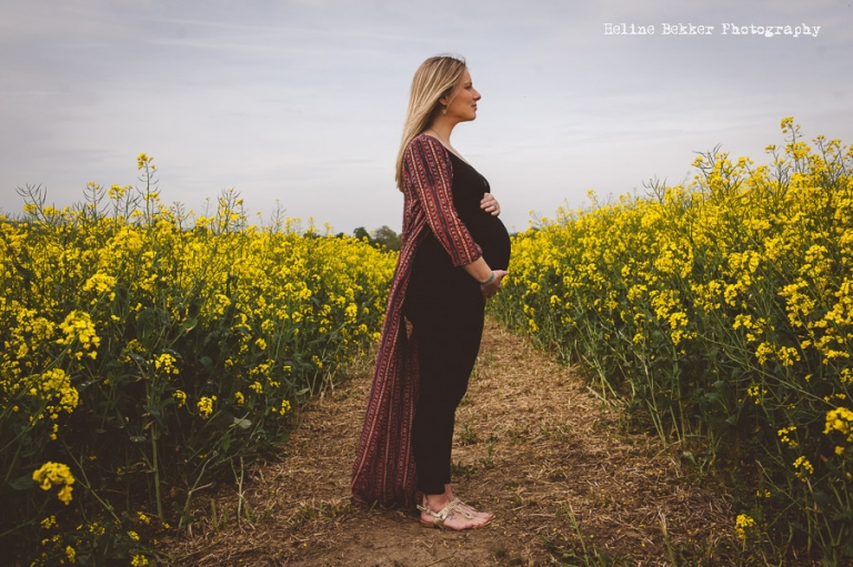 Gorgeous Outdoor Maternity Shoot by Heline Bekker
